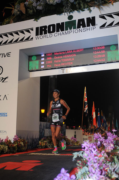Mariana Lara Albert triathlon finish